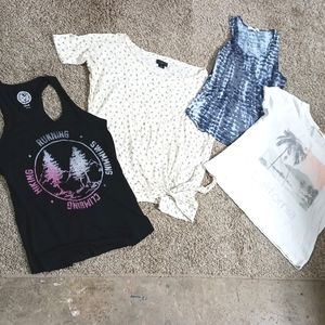 🏷3/$15 Size Small Shirt Bundle